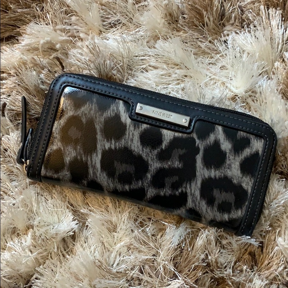 Nine West wallet